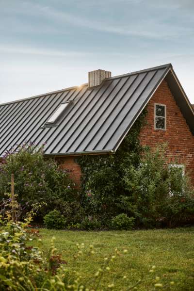 Steel roofing future-proofs this Gallows Hill residence, Galgenberg 21, 29356 Bröckel, Germany